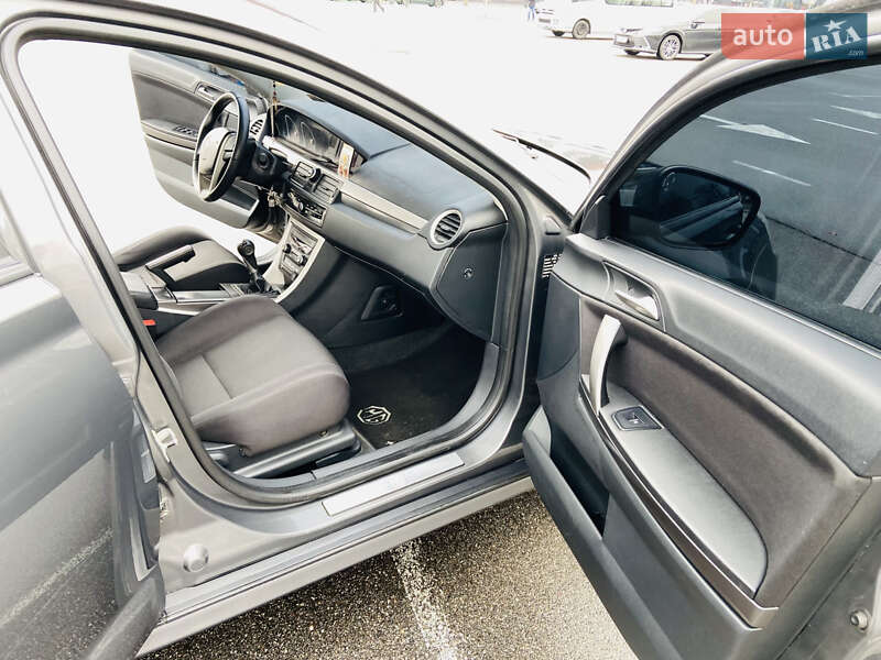 Лифтбек MG 6 2013 в Киеве фото 20 Лифтбек MG 6 2013 в Киеве