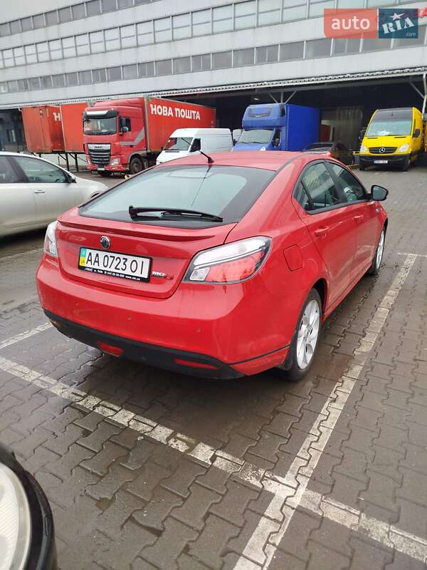 Седан MG 6 2013 в Черновцах