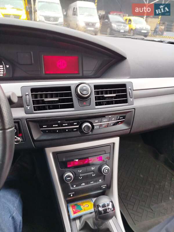 Седан MG 6 2013 в Черновцах