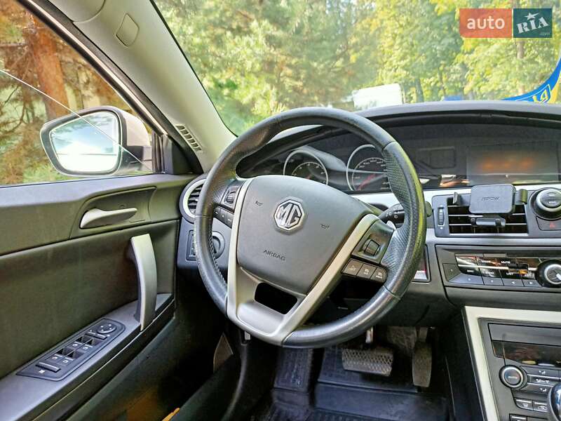 Фастбэк MG 6 2012 в Мукачево