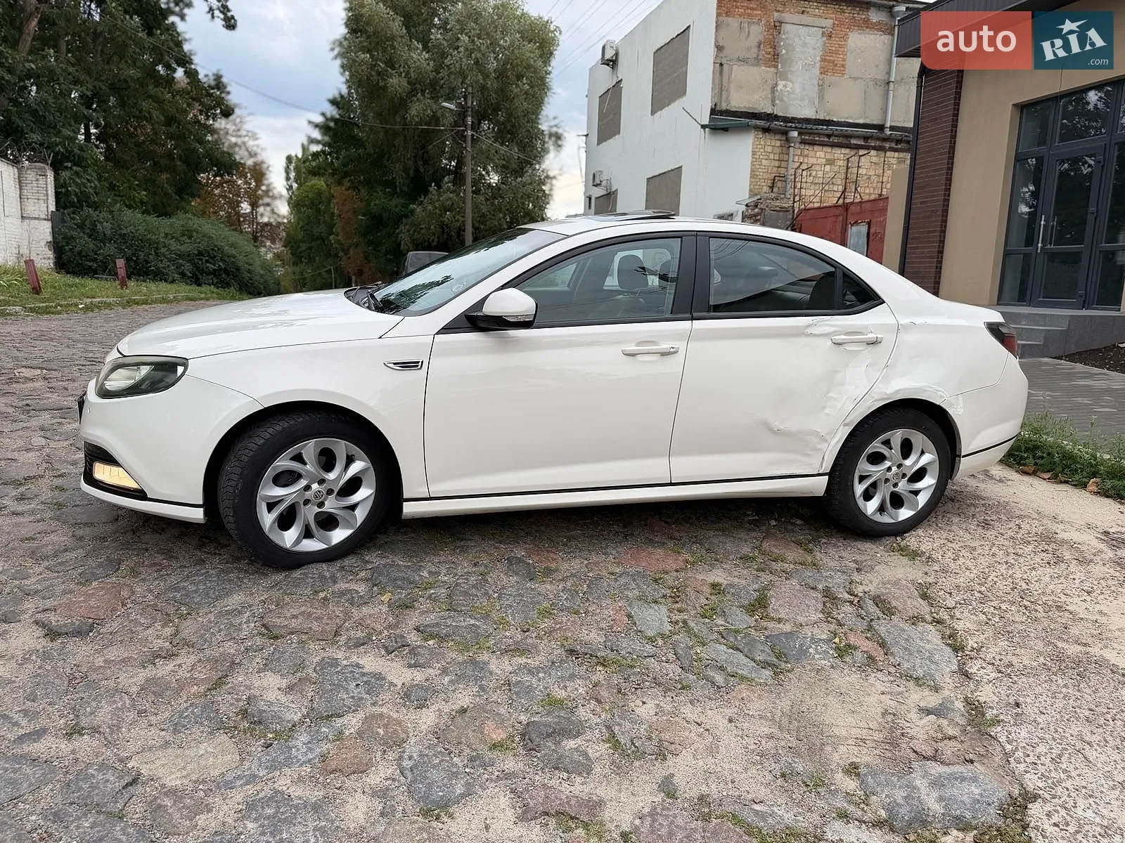2013 MG 6 - мініатюра 10