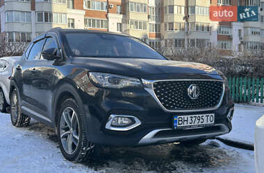 MG HS 2022