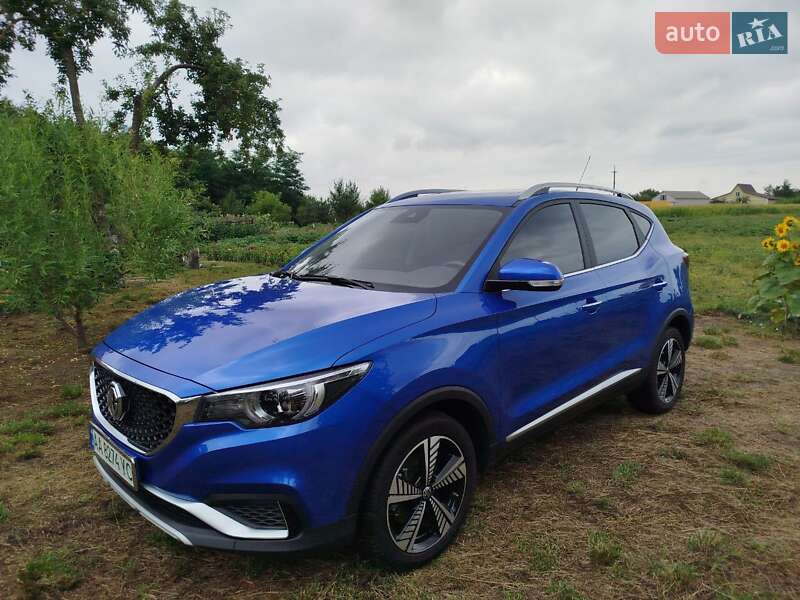 Внедорожник / Кроссовер MG ZS EV 2020 в Киеве