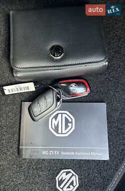 Позашляховик / Кросовер MG ZS EV 2022 в 