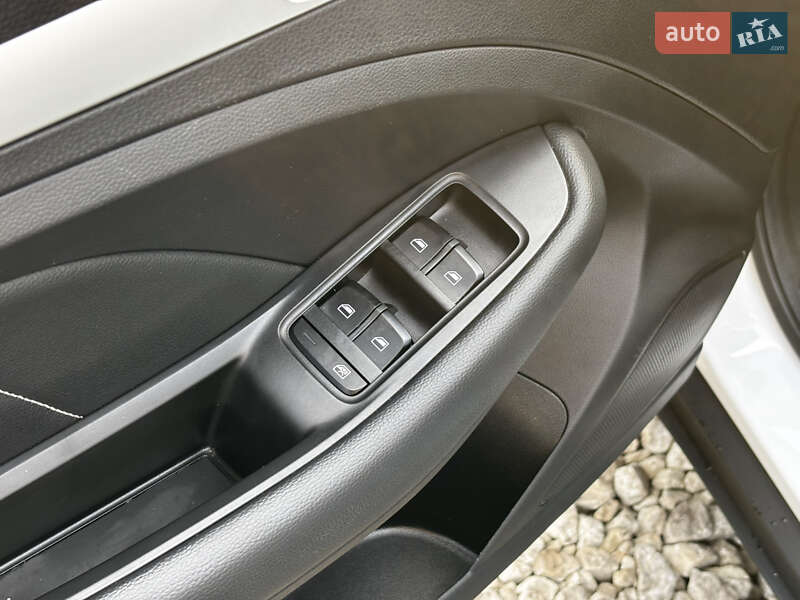 Позашляховик / Кросовер MG ZS EV 2020 в Львові фото 14 Позашляховик / Кросовер MG ZS EV 2020 в Львові