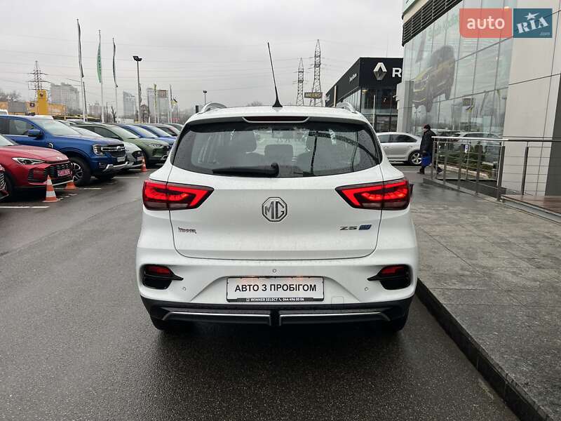 Внедорожник / Кроссовер MG ZS EV 2023 в Киеве