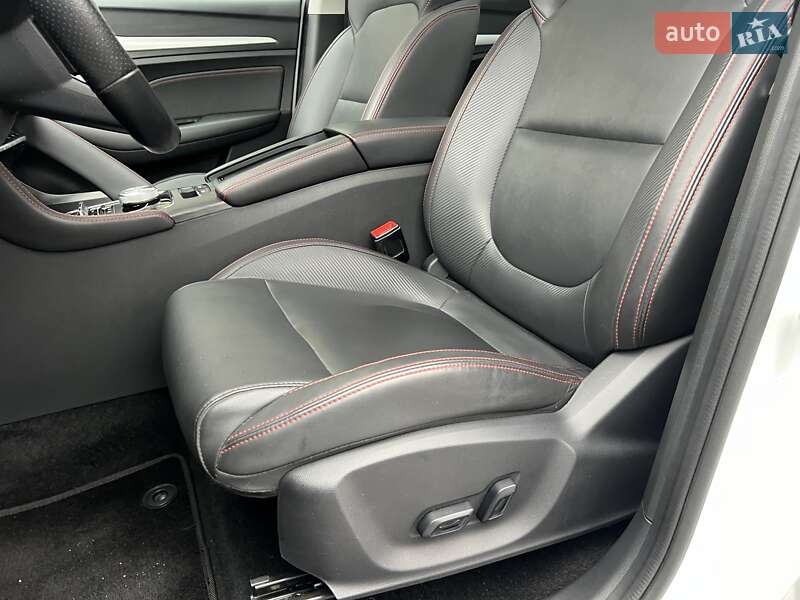 Внедорожник / Кроссовер MG ZS EV 2023 в Киеве