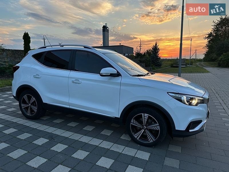 Позашляховик / Кросовер MG ZS EV 2020 в Стрию