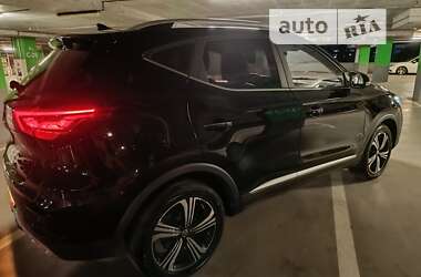 Седан MG ZS 2021 в 