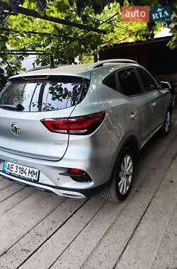 Седан MG ZS 2023 в 