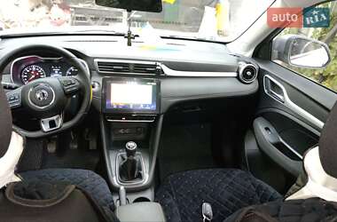 Седан MG ZS 2023 в 