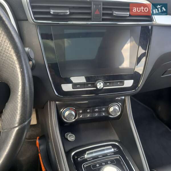 Седан MG ZS 2020 в Черновцах