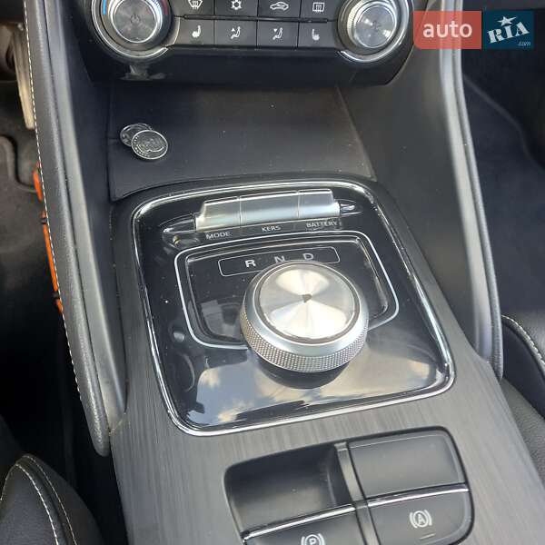 Седан MG ZS 2020 в Черновцах