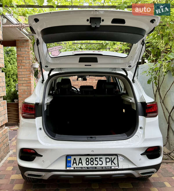 Внедорожник / Кроссовер MG ZS 2021 в Киеве