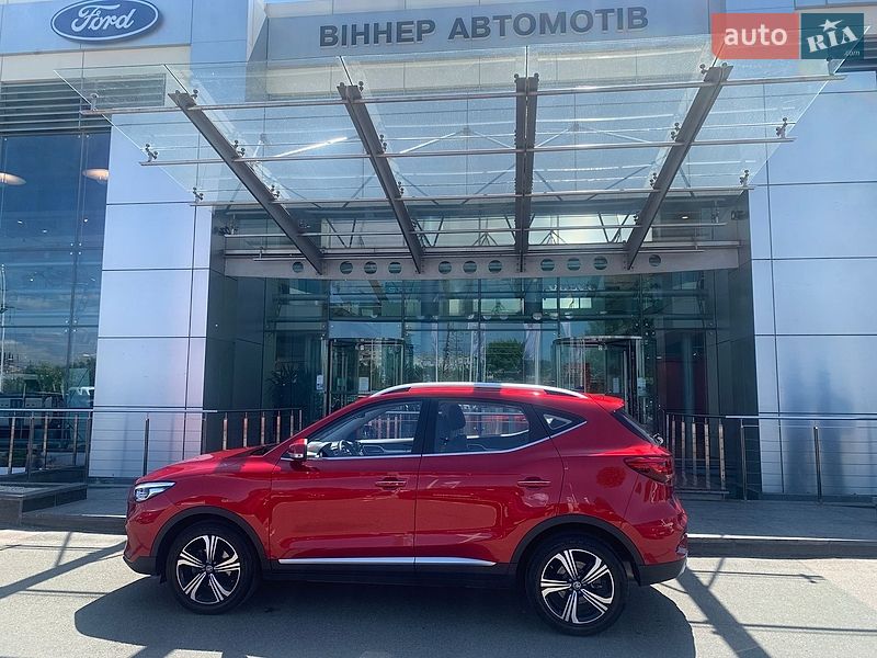 Внедорожник / Кроссовер MG ZS 2024 в Киеве