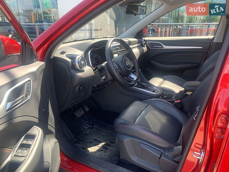 Внедорожник / Кроссовер MG ZS 2024 в Киеве
