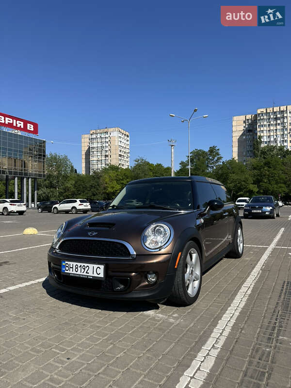 MINI Clubman 2011