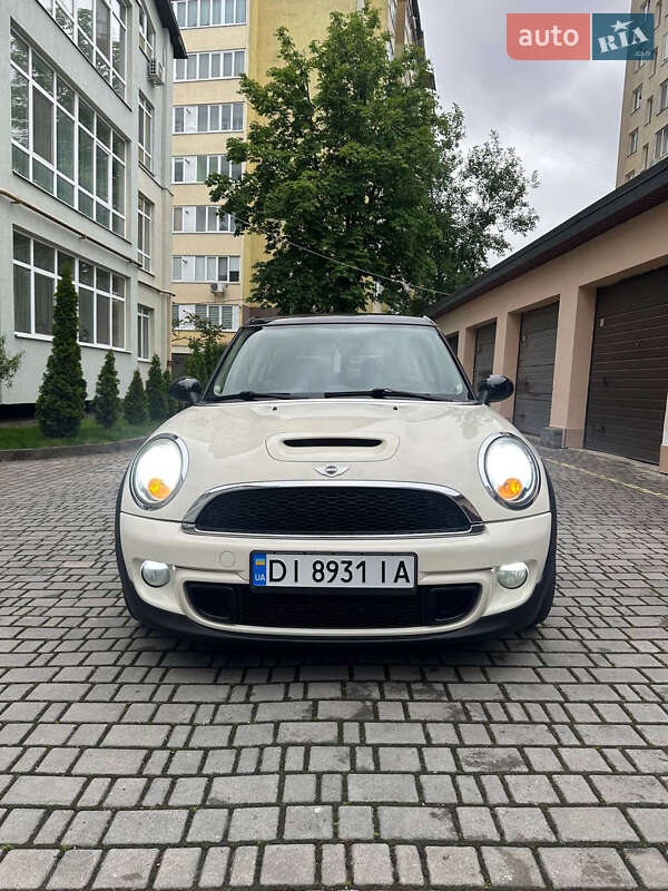 MINI Clubman 2011