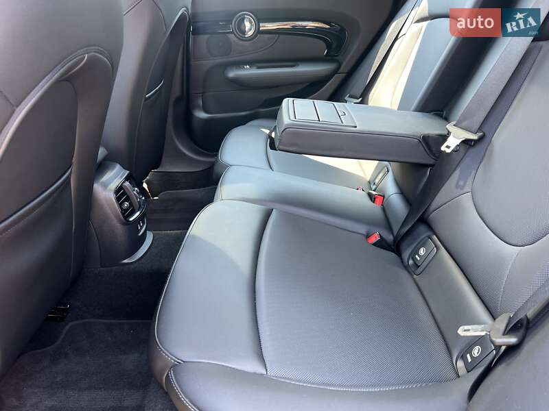 Хэтчбек MINI Clubman 2021 в Киеве