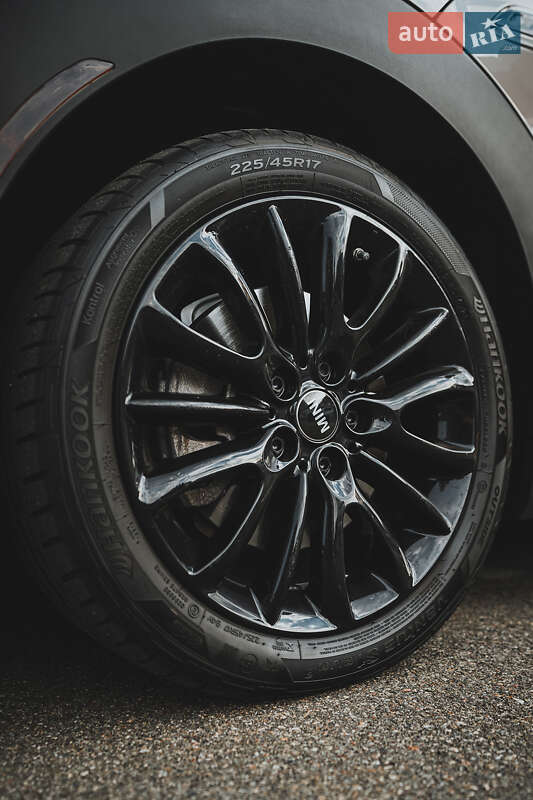 Универсал MINI Clubman 2021 в Киеве