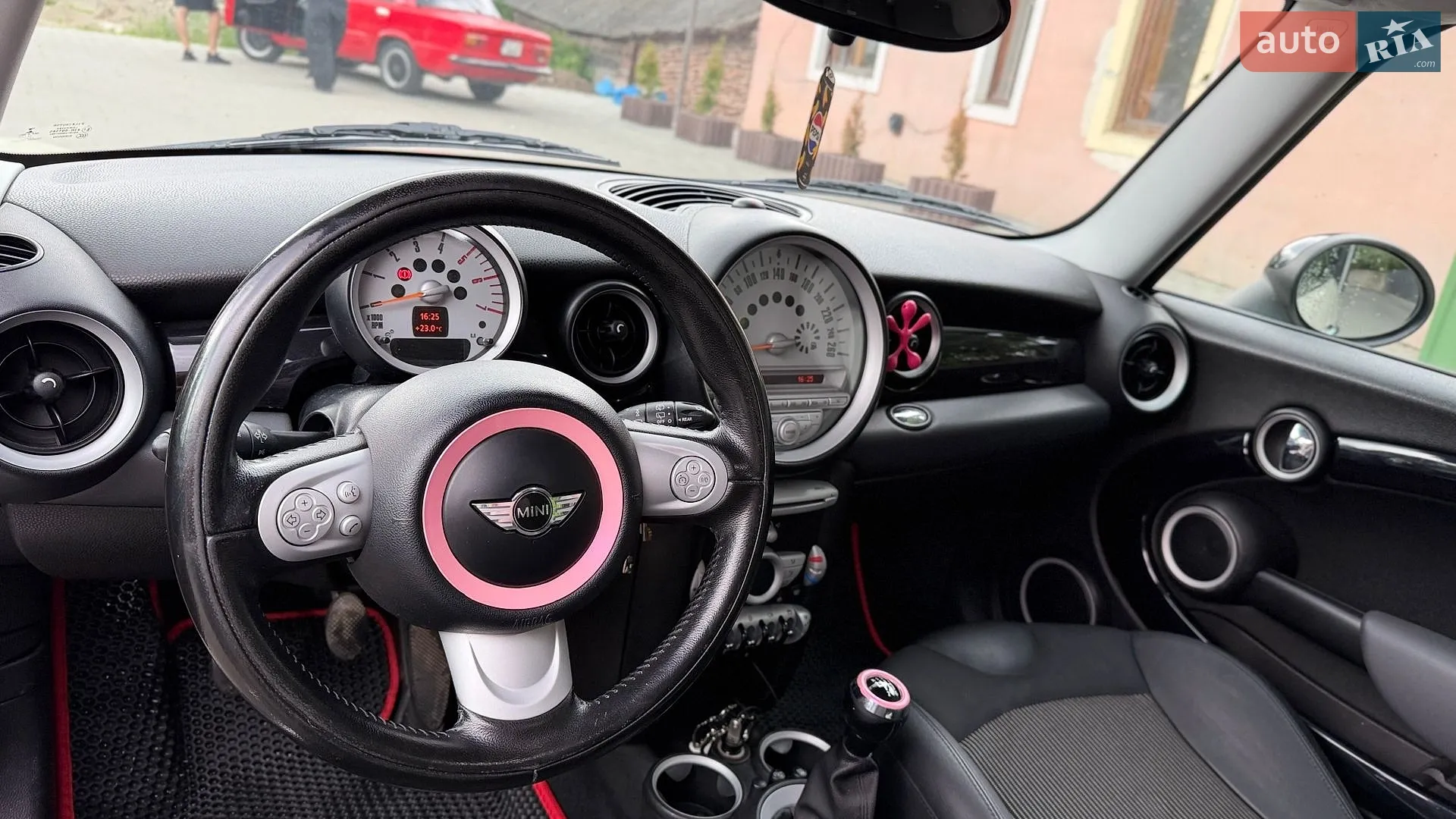 2010 MINI Clubman - мініатюра 11