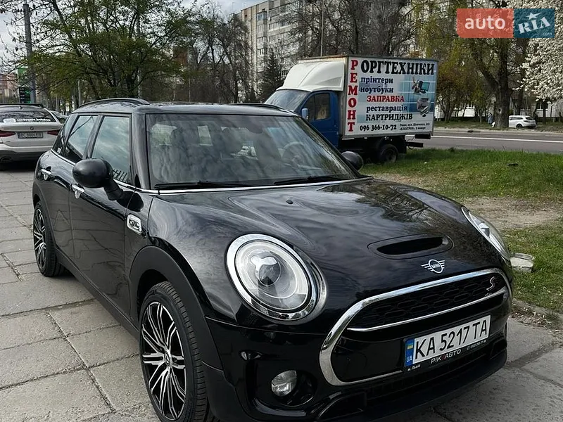 MINI Clubman