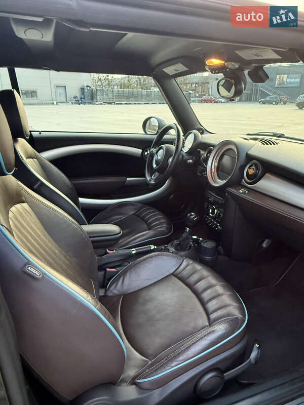Кабриолет MINI Convertible 2015 в Киеве