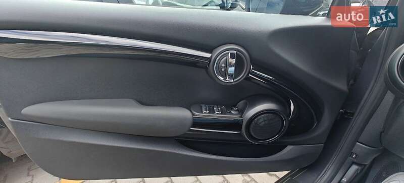 Кабриолет MINI Convertible 2019 в Киеве