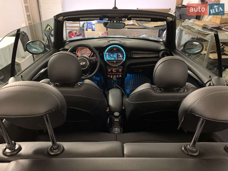 Кабріолет MINI Convertible 2017 в Києві фото 18 Кабріолет MINI Convertible 2017 в Києві