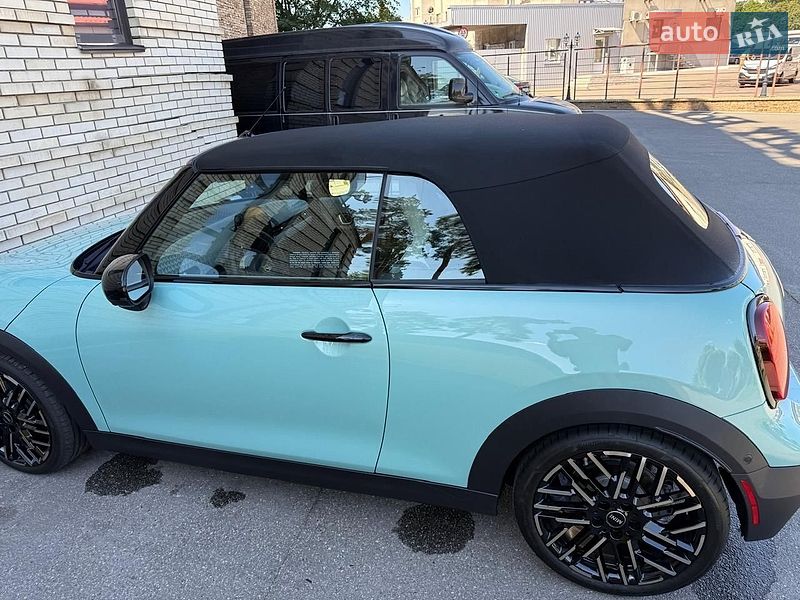 Кабріолет MINI Convertible 2024 в Києві фото 24 Кабріолет MINI Convertible 2024 в Києві