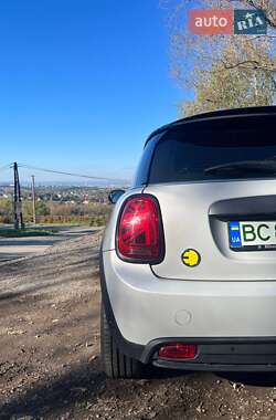 Хетчбек MINI Cooper 2020 в 