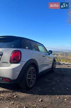 Хетчбек MINI Cooper 2020 в 