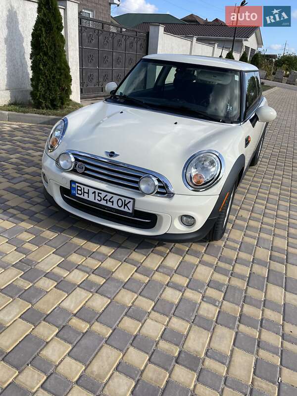 Хэтчбек MINI Cooper 2012 в Одессе