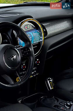 Хэтчбек MINI Cooper 2021 в 
