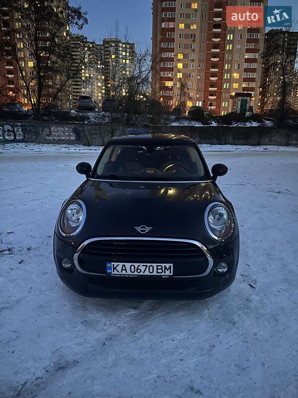 Хэтчбек MINI Cooper 2015 в Киеве
