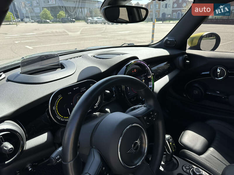 Хэтчбек MINI Cooper 2021 в Киеве
