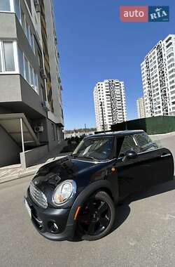 Хэтчбек MINI Cooper 2012 в 