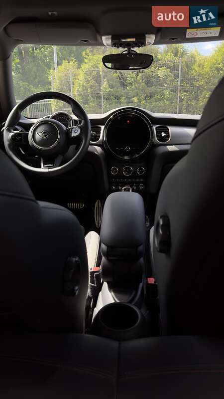 Хэтчбек MINI Cooper 2021 в Киеве