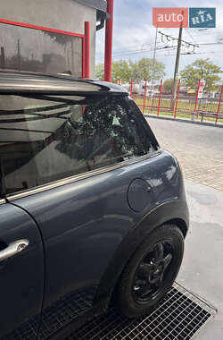 Хэтчбек MINI Cooper 2009 в 