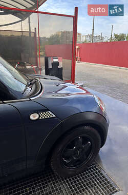 Хэтчбек MINI Cooper 2009 в 