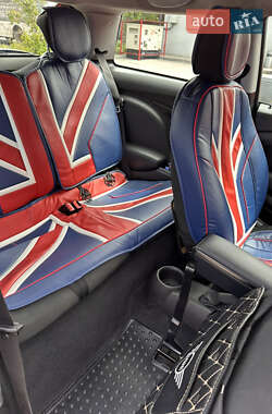 Хэтчбек MINI Cooper 2009 в 