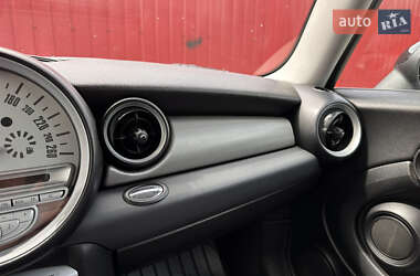 Хэтчбек MINI Cooper 2009 в 