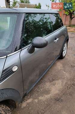 Хэтчбек MINI Cooper 2010 в 