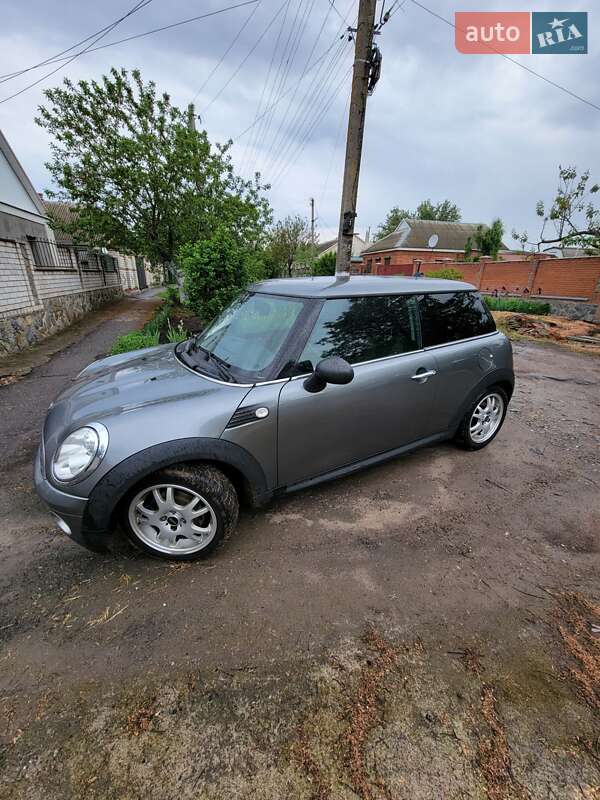 Хэтчбек MINI Cooper 2010 в Краснограде фото 4 Хэтчбек MINI Cooper 2010 в Краснограде