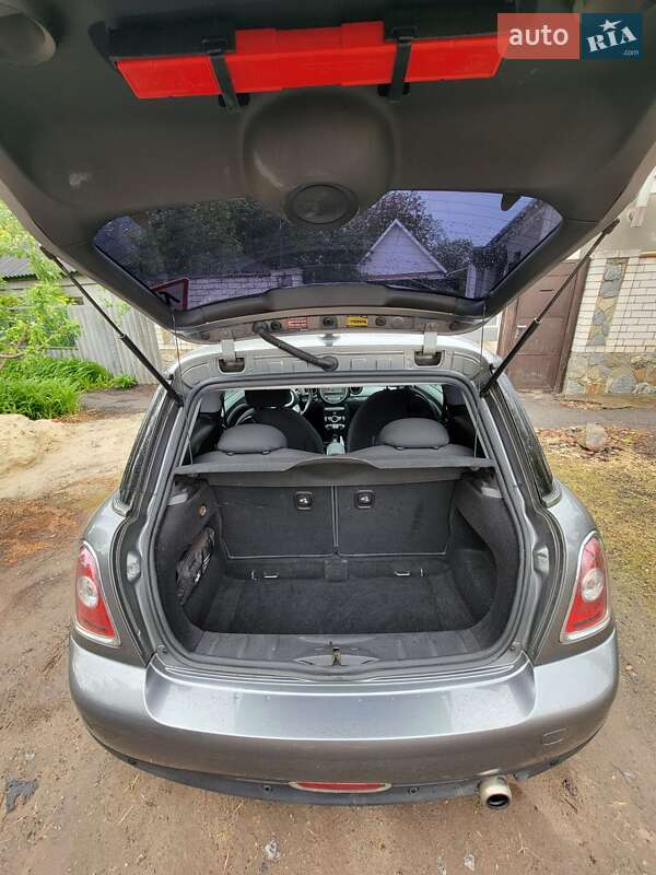 Хэтчбек MINI Cooper 2010 в Краснограде фото 18 Хэтчбек MINI Cooper 2010 в Краснограде