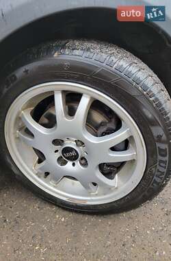 Хэтчбек MINI Cooper 2010 в 