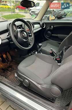 Хэтчбек MINI Cooper 2012 в 