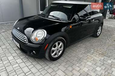 Хэтчбек MINI Cooper 2009 в Львове