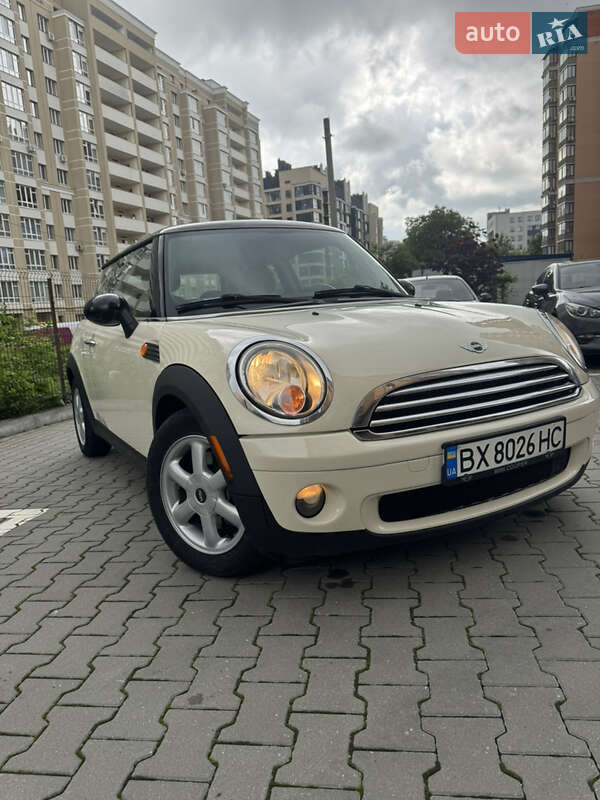 MINI Cooper 2010