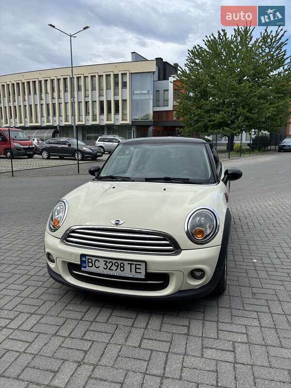 MINI Cooper 2011